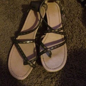 Shoe