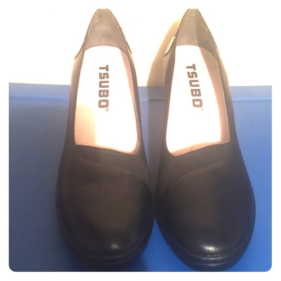 Black wedge shoes!