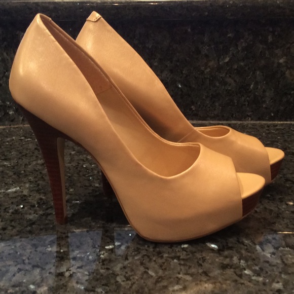 JESSICA SIMPSON TAN HEELS - Picture 1 of 3
