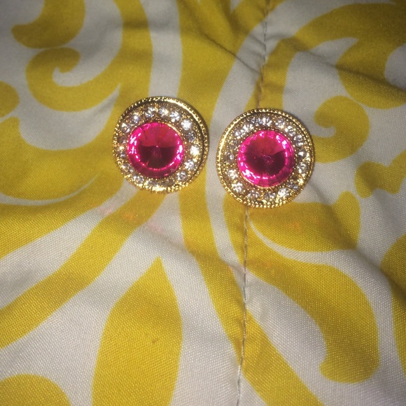 Stylish and chic earnings