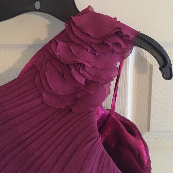 Brand new formal dress - Picture 2 of 4