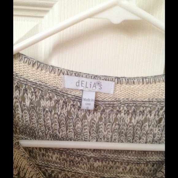 Delia's size S Gray and White sweater3/4 sleeves - Picture 3 of 3