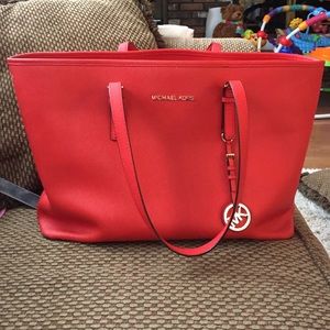 Michael Kors jet set tote