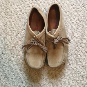 Clarks Wallabees