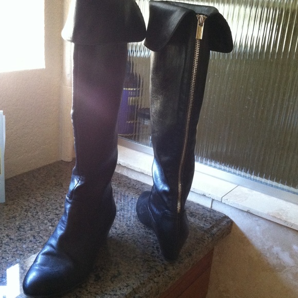 Black wedge boots - Picture 2 of 2