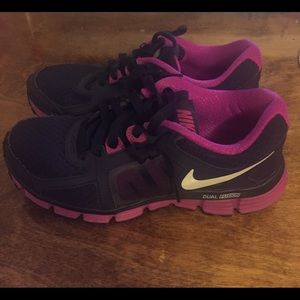 Nike Dual Fusion ST2