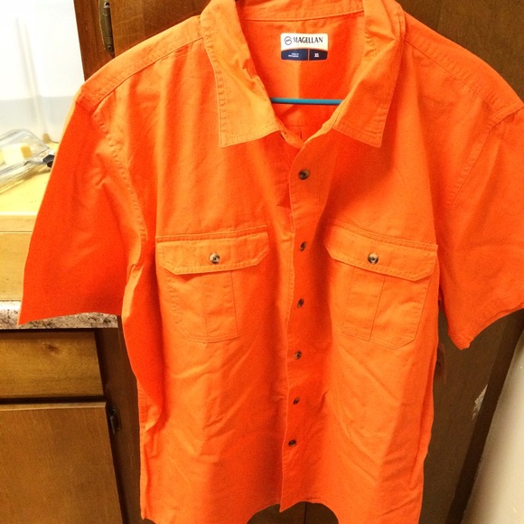 Magellan Men's Button down short sleeve shirt