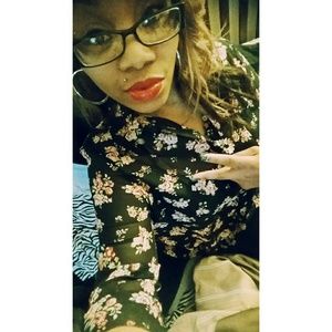 Meet your Posher, Anique