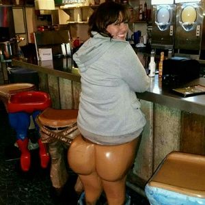 Meet your Posher, Inez