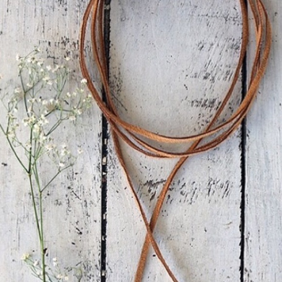 Free People Jewelry - Boho Choker- Tan Suede 🌿