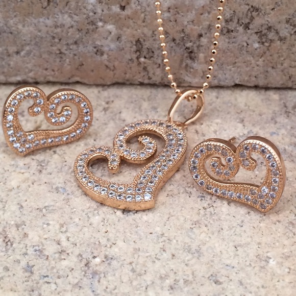 Gold Jewelry Set - Picture 5 of 8