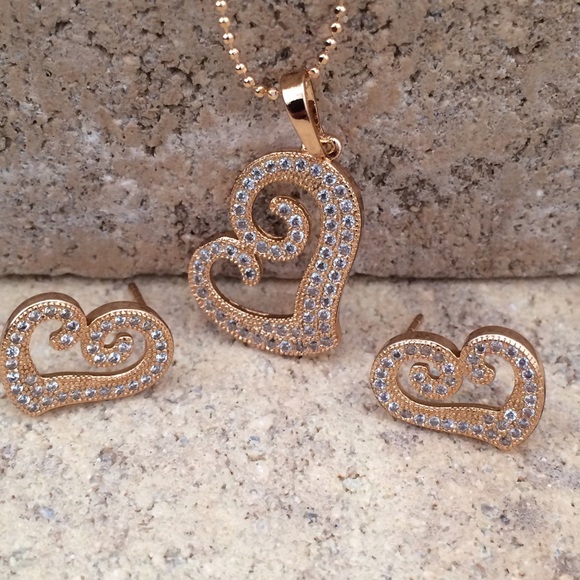 Gold Jewelry Set - Picture 4 of 8