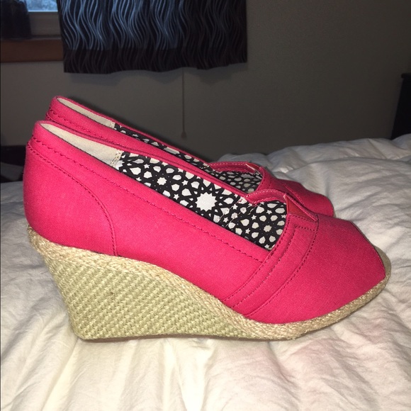 red wedges 3 inches - Picture 2 of 3