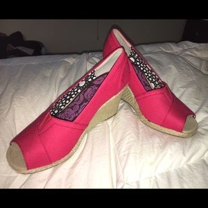 red wedges 3 inches