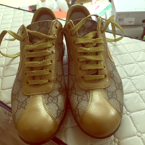 Gucci sneaker. Like new