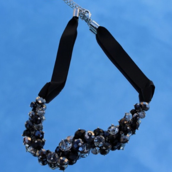 🎀🎀HOST PICK🎉Bundle of three gorgeous necklaces - Picture 3 of 4