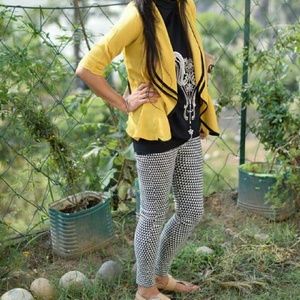 Yellow jacket outlined with black