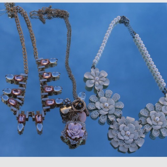 Sale of the Day🎉HP🎉Bundle of three  necklaces - Picture 1 of 4