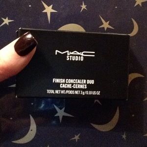 MAC concealer duo. Color code nw45/nc50