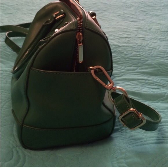 Tory Burch Robinson - Picture 2 of 4