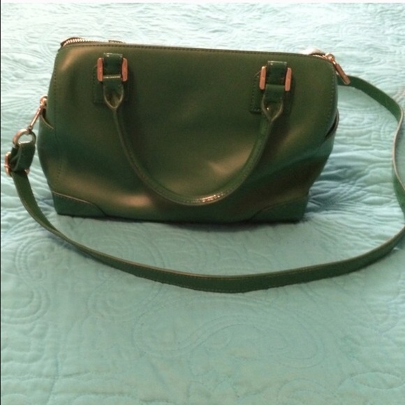 Tory Burch Robinson - Picture 3 of 4