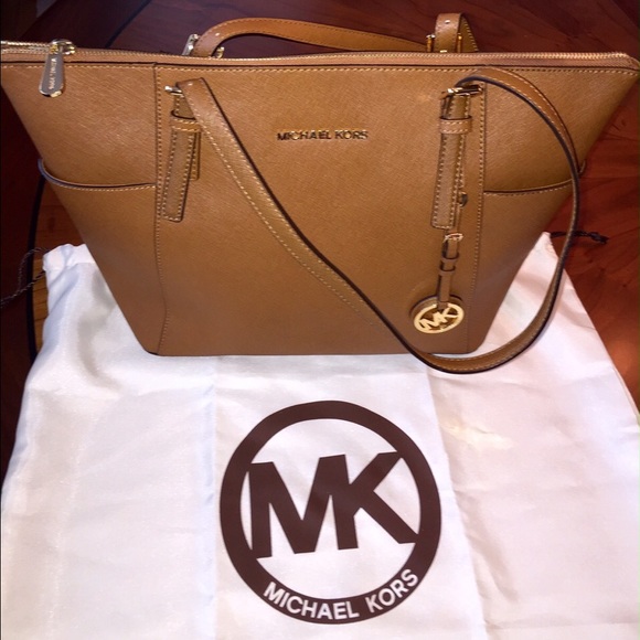 Michael Kors Jet Set Top-Zip Saffiano Leather Tote