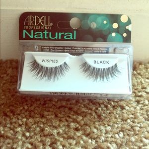 ARDELL EYELASH - WHISPIES BLACK