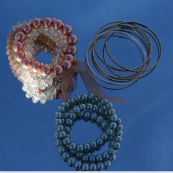 🎉HP🎀Bundle of three bangle bracelets