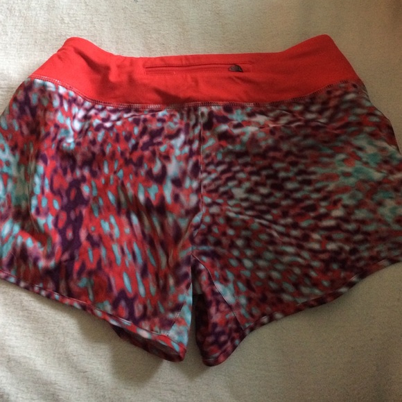 Nike Running Shorts - Picture 2 of 4