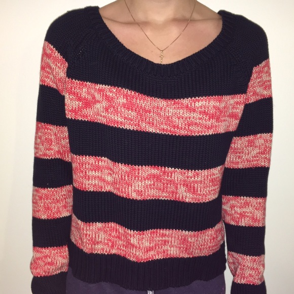 red and blue American eagle sweater - Picture 1 of 3