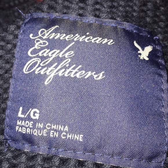 red and blue American eagle sweater - Picture 3 of 3