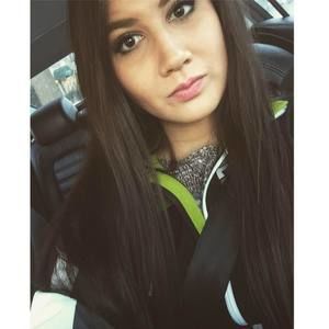 Meet your Posher, Arielle