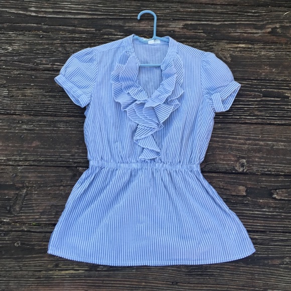 Forever 21 blue and white stripe ruffle top