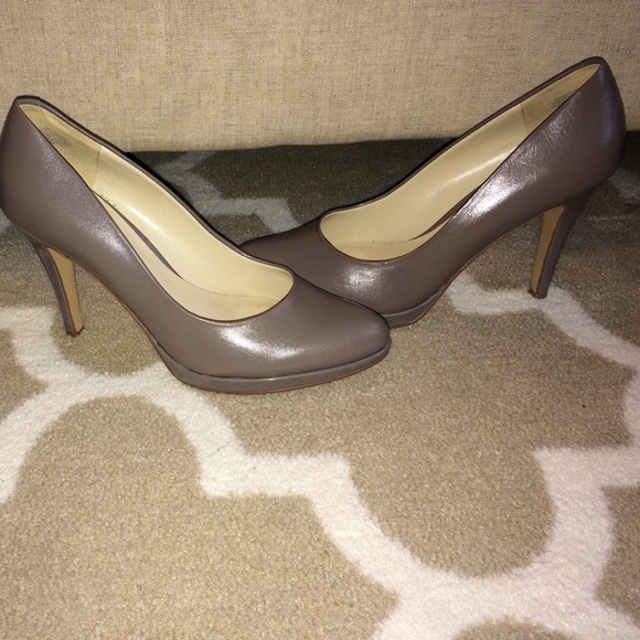 Gray Nine West heels