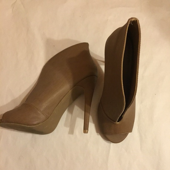 Cute heels size 9, worn once!