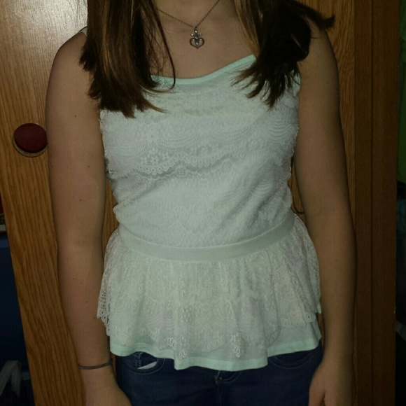 Laced mint top - Picture 2 of 3