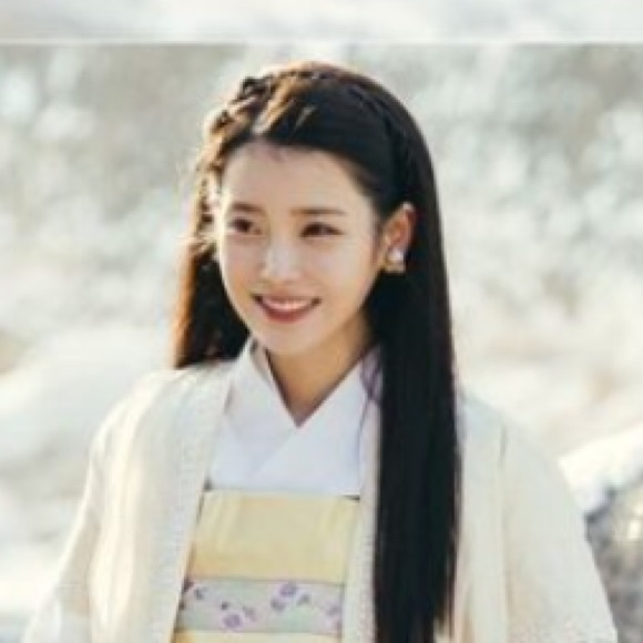 Meet your Posher, Jennie - Picture 1 of 1