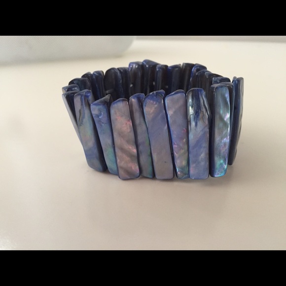 Boho Beach Blue Dyed Shell Stretch Bracelet