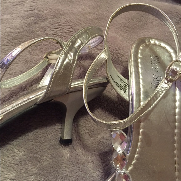 strappy heels - Picture 2 of 3