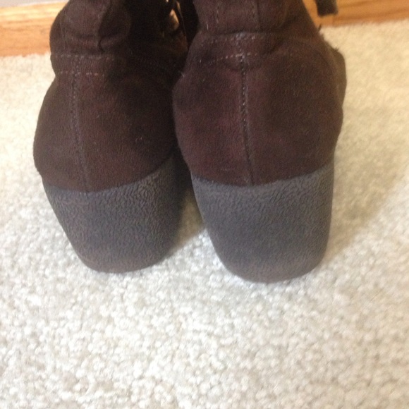 Boots - Picture 3 of 4