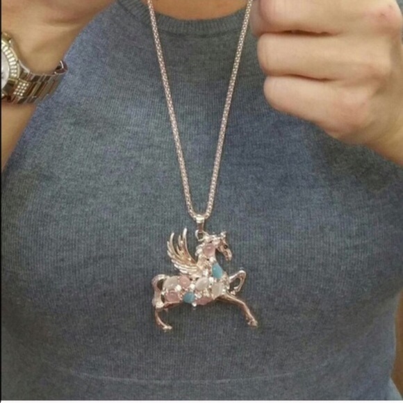 Pegasus Horse Pendant with 28" YGP - Picture 3 of 3