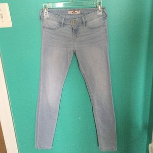 Hollister skinny light wash jeans. Size 3R.