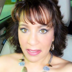 Meet your Posher, Debbie