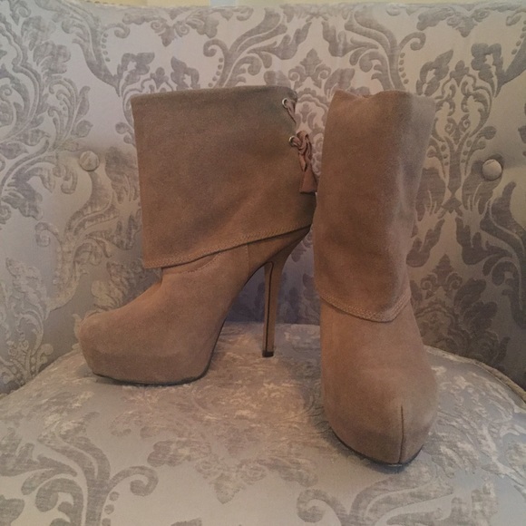 Great used condition tan suede boots - Picture 2 of 4