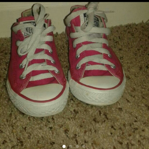 Pink converses - Picture 1 of 4