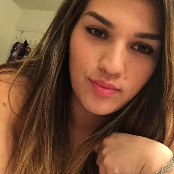 Meet your Posher, Alma