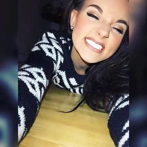 Meet your Posher, Danielle