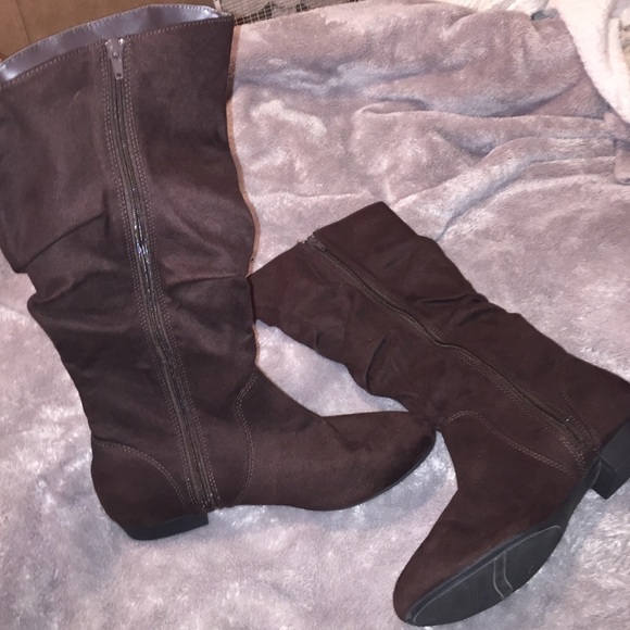 boots - Picture 2 of 3