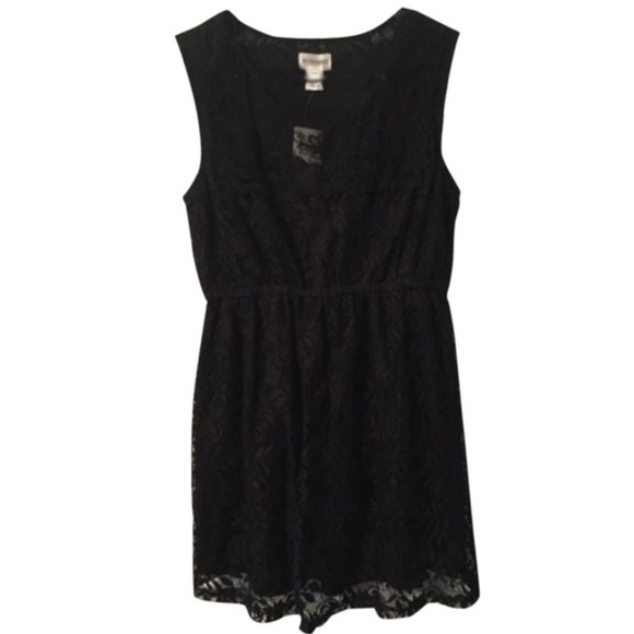 NWT sleeveless lace overlay maternity blouse