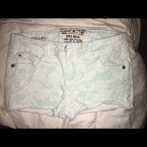 white and mint green flower shorts - Picture 1 of 2